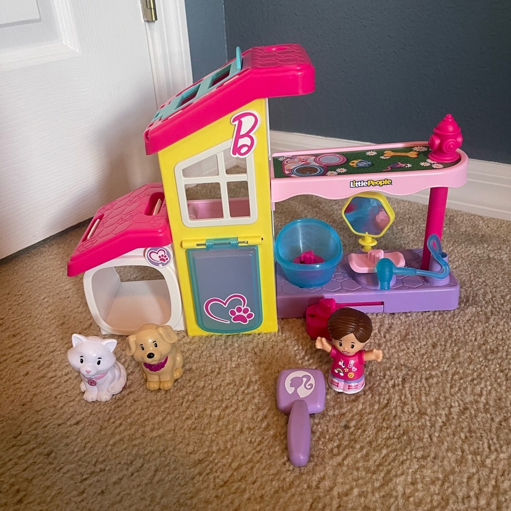 Fisher-Price Little People Barbie Toddler Toy Play and Care Pet Spa Playset